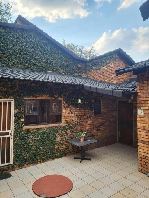Albatrossways Lodge Sandton Exteriér fotografie